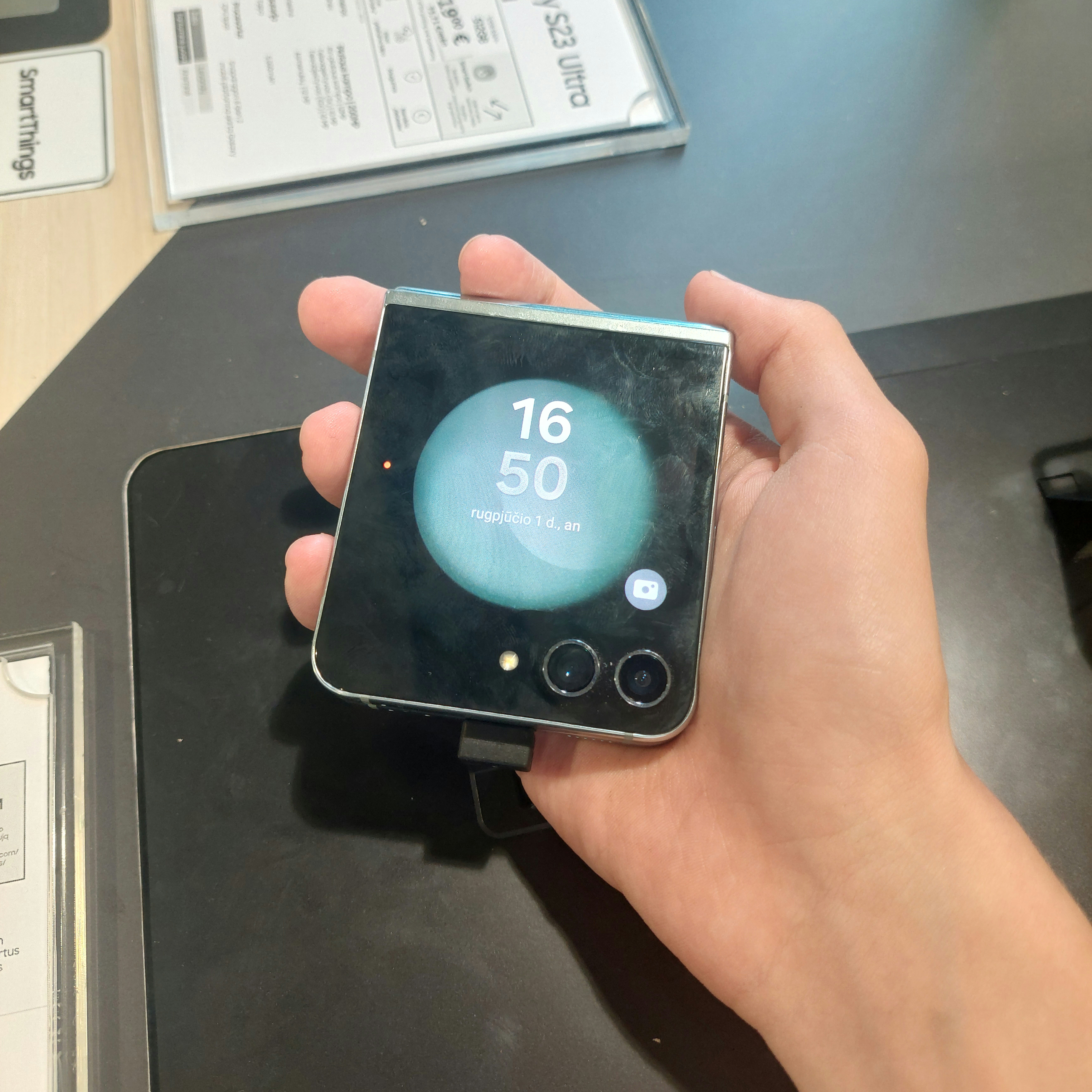 Samsung Galaxy Z Flip5 