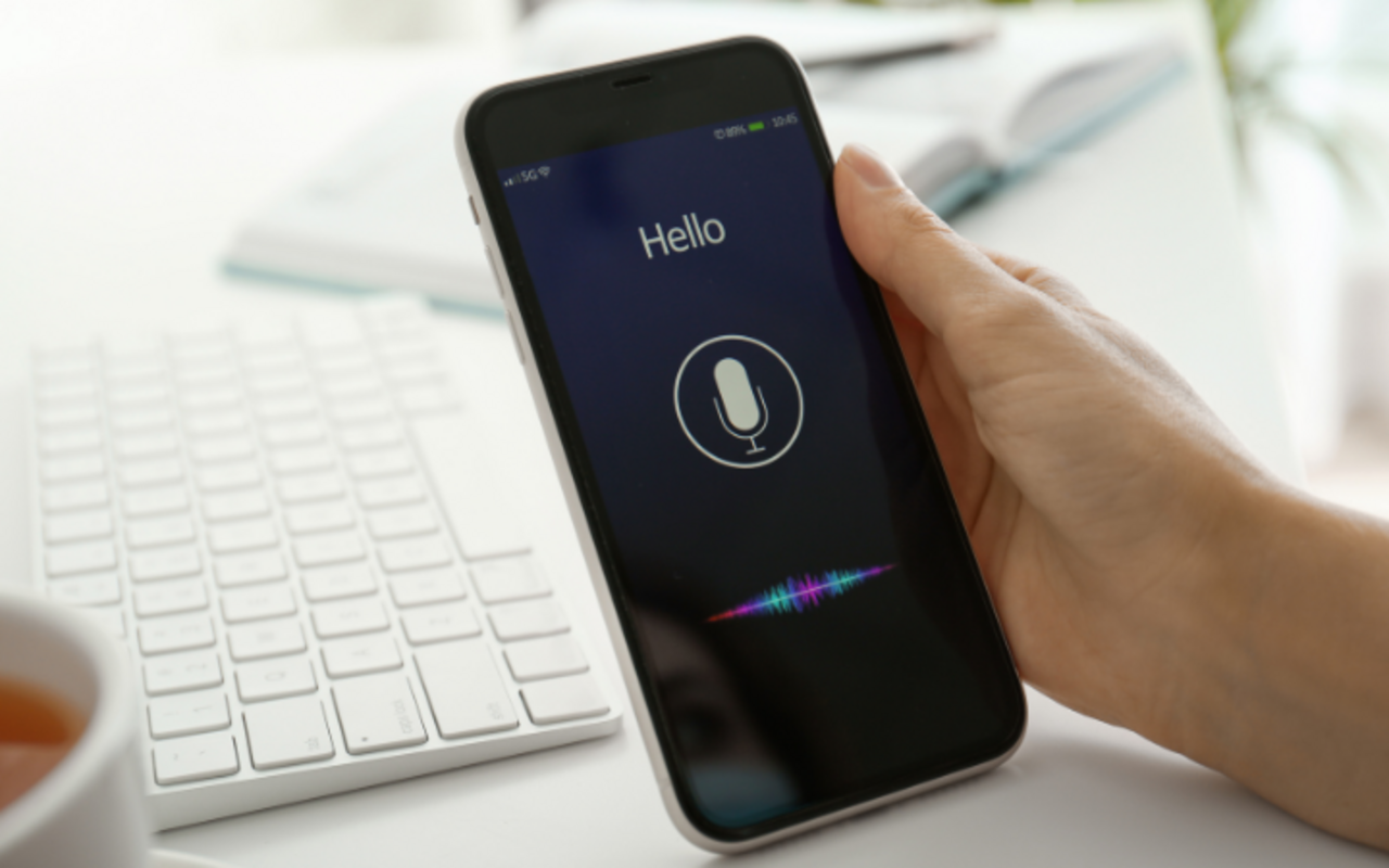Sztuczna inteligencja w telefonie — najlepsze funkcje i zastosowania