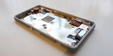 Wyświetlacz LCD z ramką, złączem słuchawkowym i  głośnikami do Sony Xperia Z3 Compact - biały